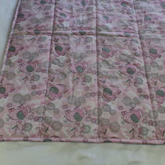 𝅺homemade quilt New elephant themed with other fun prints. 32*40" - Picture 8 of 12